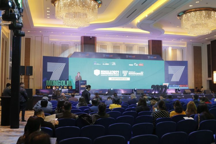 “MONGOLIAN MINING WEEK” АРГА ХЭМЖЭЭГЭЭР САЛБАРТ ТУЛГАМДСАН ОЛОН АСУУДЛЫН ШИЙДЛИЙГ БҮХ ТҮВШНИЙ ОРОЛЦООТОЙГООР ХЭЛЭЛЦЛЭЭ