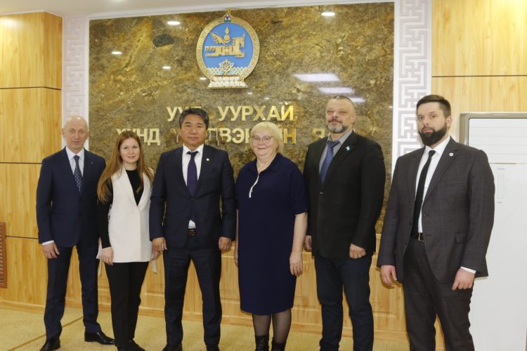УУЛ УУРХАЙ, ХҮНД ҮЙЛДВЭРИЙН ДЭД САЙД О.ЦЭНДСҮРЭН БАШКОРТОСТАН УЛСЫН ТӨЛӨӨЛӨГЧИЙГ ХҮЛЭЭН АВЧ УУЛЗЛАА