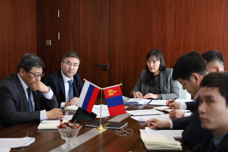 ГАЗРЫН ХЭВЛИЙН АШИГЛАЛТЫН ХАМТАРСАН ДЭД КОМИСС ХУРАЛДЛАА