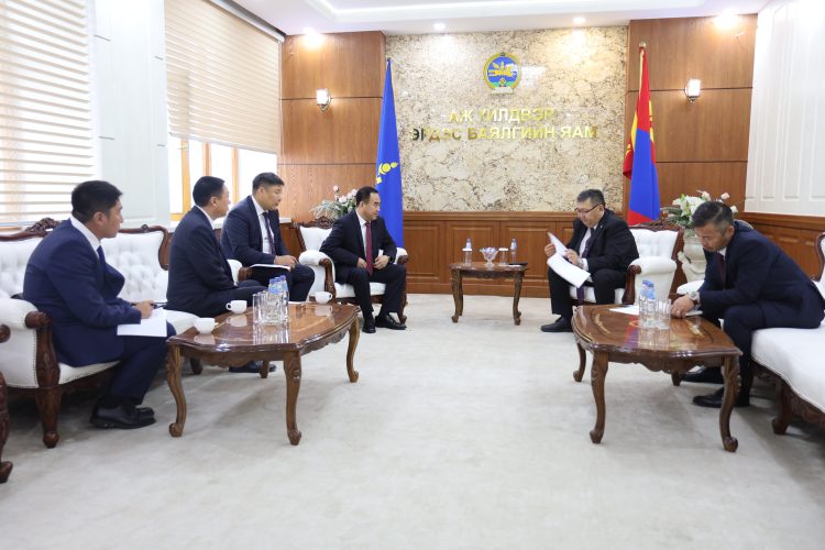 Аж үйлдвэр, Эрдэс баялгийн сайд Ц.Туваан China Rall Way Recources Group, Шинь Шинь ХХК-ийн удирдлагуудыг хүлээн авч уулзлаа 