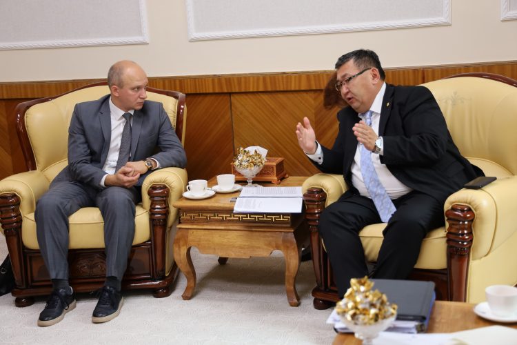 Аж үйлдвэр, Эрдэс баялгийн сайд Ц.Туваан ОХУ-ын төлөөлөгчдийг хүлээн авч уулзлаа