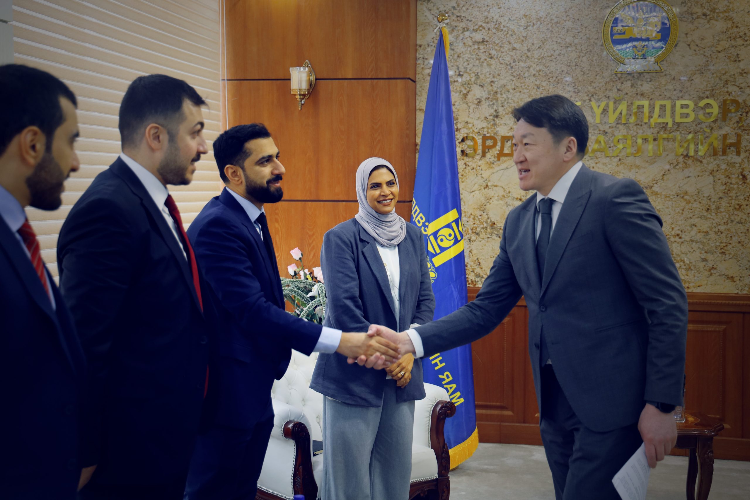 ОМАНЫ ХӨРӨНГӨ ОРУУЛАЛТЫН ГАЗРЫН ТӨЛӨӨЛӨГЧДИЙГ ХҮЛЭЭН АВЧ УУЛЗАВ