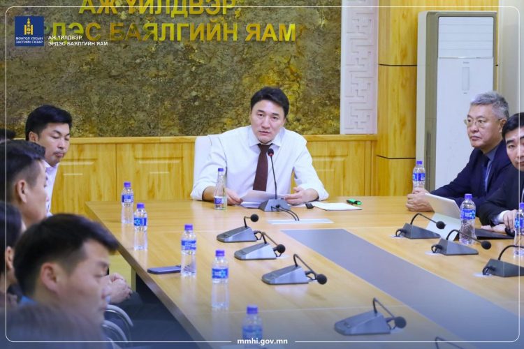 АЖ АХУЙН НЭГЖҮҮДЭД ХУГАЦААТАЙ ҮҮРЭГ ӨГСНИЙ ҮР ДҮНД  БҮХ СУМДАД ШАТАХУУН НИЙЛҮҮЛЖЭЭ