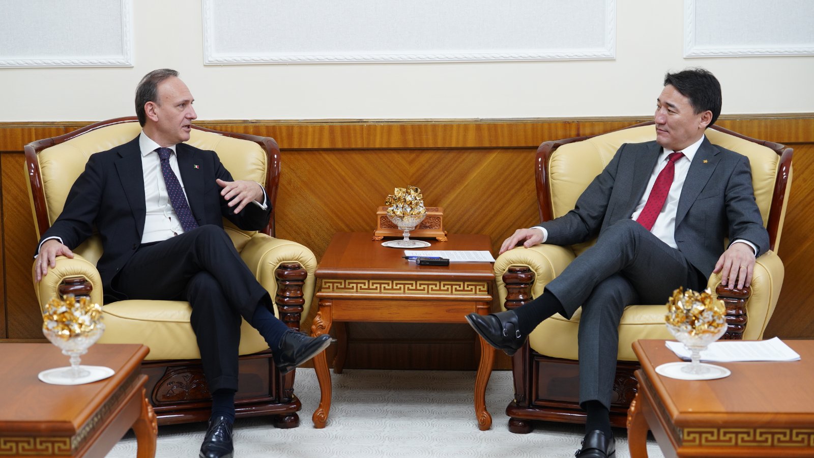 G.Damdinnyam, Minister of Industry and Mineral Resources of Mongolia received Guglielmo Picchi, President of SACE, the Italian Export Credit Agency