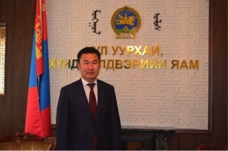 Ж.Ганбаатар: Хэрлэн голын урсгалыг тохируулан ус цуглуулах далан байгуулж, усаа говь руу татна